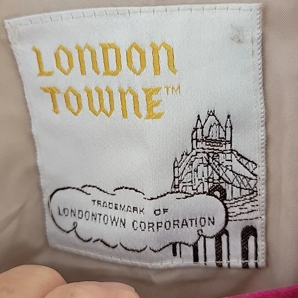 London Towne Tan Vintage Trench Coat Rain Coat Size 38R - Picture 3 of 7